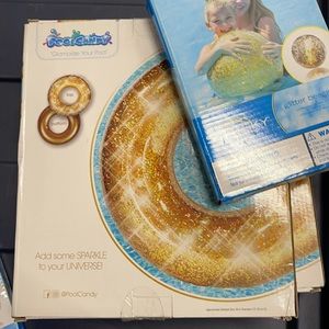 Poolcandy Gold Jumbo Tube and gold beach ball